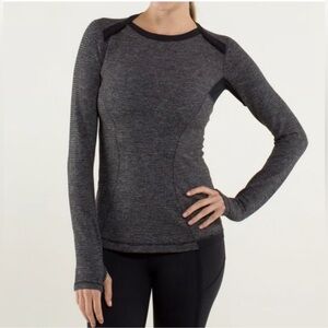 Lululemon Base Runner Long Sleeve Size 6‎ Gym Workout Yoga